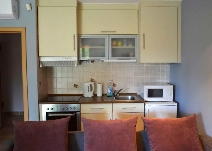 Appartement In Balatonoeszoed 53188