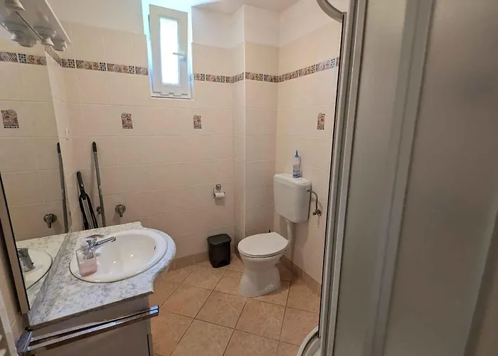 Appartement In Balatonoeszoed 53188