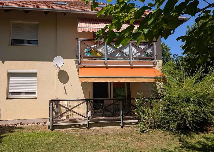 Appartement In Balatonoeszoed 53188 Balatonoszod